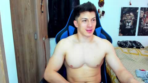 Snapshot of javiersexymann chatting on 12-27-24, 05:59 Javier online show from 12-27-24, 05:59