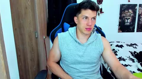 Snapshot of javiersexymann chatting on 02-10-25, 05:30 Javier online show from 02-10-25, 05:30