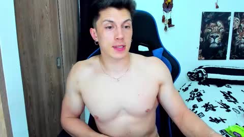 Snapshot of javiersexymann chatting on 02-11-25, 11:44 Javier online show from 02-11-25, 11:44