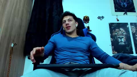 Snapshot of javiersexymann chatting on 02-23-25, 01:13 Javier online show from 02-23-25, 01:13