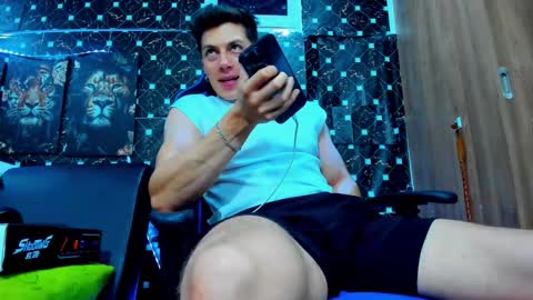 Snapshot of javiersexymann chatting on 09-09-25, 02:11 Javier online show from 09-09-25, 02:11