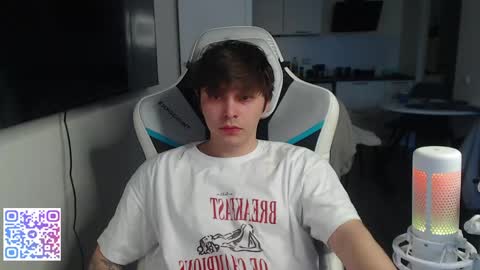 Snapshot of jayce_icestone chatting on 05-16-26, 04:50 Jayce online show from 05-16-26, 04:50