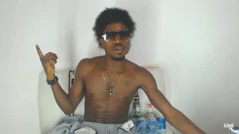 Snapshot of jaycolinss chatting on 02-01-25, 11:48 jaycollins online show from 02-01-25, 11:48