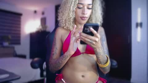 Snapshot of jaydafuego chatting on 03-28-26, 01:38 jayda fuego online show from 03-28-26, 01:38
