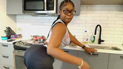 Naomiruty online show from 05-19-26, 01:11