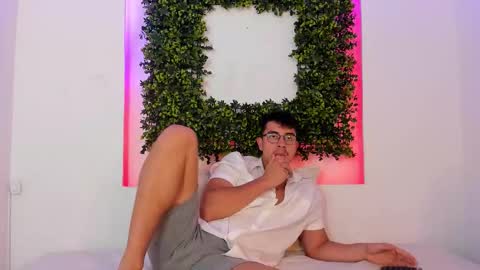 Snapshot of jaygrip chatting on 01-12-26, 12:10 Jay online show from 01-12-26, 12:10