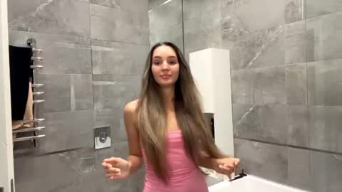 Snapshot of jaynatenner chatting on 08-03-26, 08:46 Eva online show from 08-03-26, 08:46