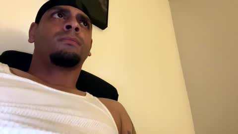 Snapshot of jaysofly89 chatting on 03-27-26, 01:44 Jayfly online show from 03-27-26, 01:44