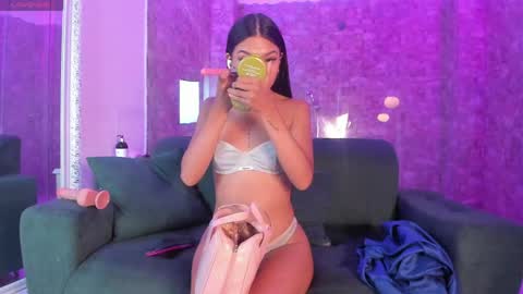 jazmiin_evans online show from 04-19-26, 08:35