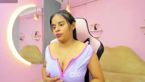 jazmin  online show from 10-11-25, 10:47
