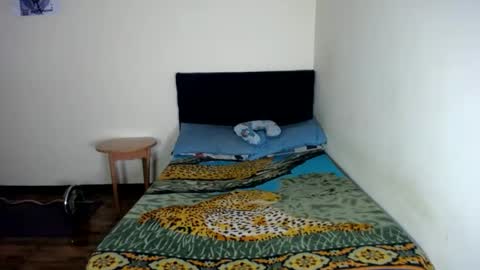 Snapshot of jboy_s chatting on 01-03-25, 04:48 jboy_s online show from 01-03-25, 04:48