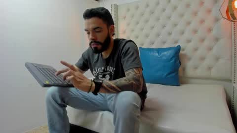 JEAN online show from 04-21-26, 01:42