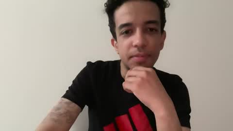 Snapshot of jeanferr98 chatting on 07-04-26, 06:25 lost job just trying to pay the rent help out if ya can thanks online show from 07-04-26, 06:25