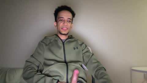 Snapshot of jeanferr98 chatting on 08-05-26, 08:17 lost job just trying to pay the rent help out if ya can thanks online show from 08-05-26, 08:17