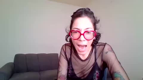 Snapshot of jeanneduval8888 chatting on 05-27-26, 11:35 jeanneduval8888 online show from 05-27-26, 11:35