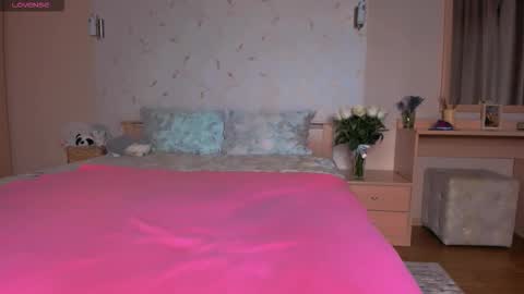 Jeanne online show from 11-13-25, 02:43