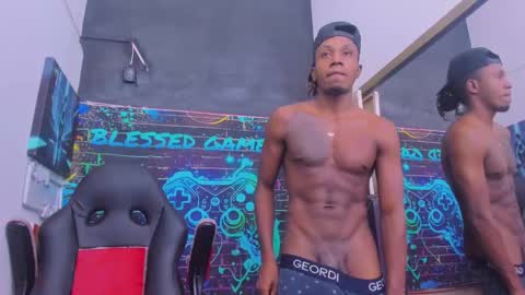 jeanpieroo26 online show from 02-14-26, 07:32