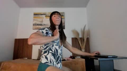 Snapshot of jeanys_sneider chatting on 05-10-26, 04:39 Jeays online show from 05-10-26, 04:39