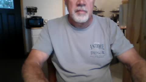 Snapshot of jeffbte315 chatting on 06-18-26, 11:31 jeffbate online show from 06-18-26, 11:31