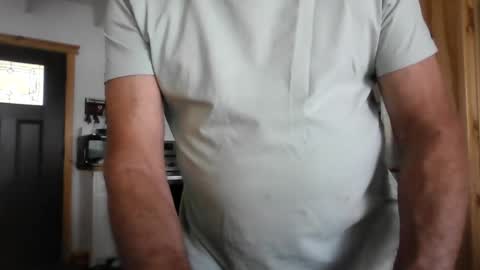 Snapshot of jeffbte315 chatting on 06-19-26, 05:06 jeffbate online show from 06-19-26, 05:06