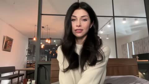 Snapshot of jeffreycola chatting on 12-01-25, 08:25 jennifer bones online show from 12-01-25, 08:25