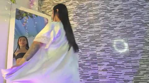 Snapshot of jellttalkie chatting on 11-25-25, 11:43 Jasmine online show from 11-25-25, 11:43