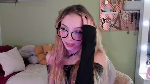 Jelly  online show from 06-03-26, 01:52