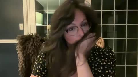 Snapshot of jellybeanin chatting on 09-11-25, 06:35 Jelli online show from 09-11-25, 06:35