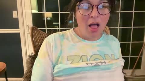 Snapshot of jellybeanin chatting on 10-04-25, 06:00 Jelli online show from 10-04-25, 06:00