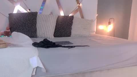 Jena  online show from 04-21-26, 03:24