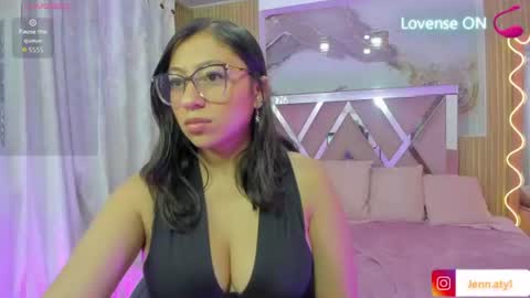Snapshot of jenaye_tay chatting on 07-25-26, 11:41 jenaye_tay online show from 07-25-26, 11:41