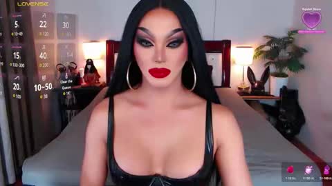 Queen Jenifer online show from 03-22-26, 11:24