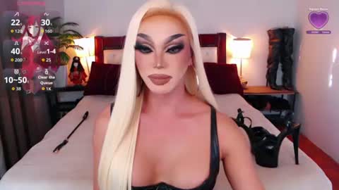 Snapshot of jenifers_body chatting on 06-19-26, 11:08 Queen Jenifer online show from 06-19-26, 11:08