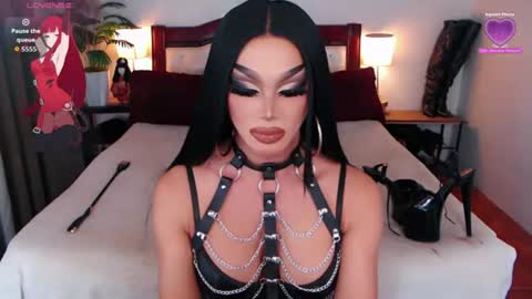 Snapshot of jenifers_body chatting on 07-13-26, 03:53 Queen Jenifer online show from 07-13-26, 03:53