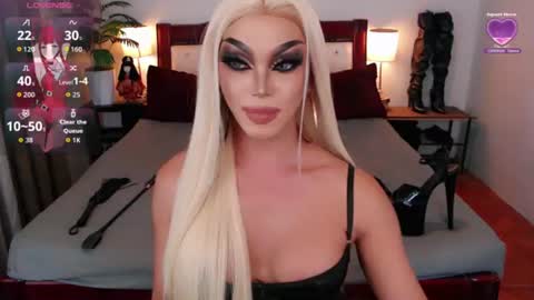 Snapshot of jenifers_body chatting on 07-20-26, 10:39 Queen Jenifer online show from 07-20-26, 10:39