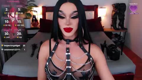 Snapshot of jenifers_body chatting on 07-24-26, 04:21 Queen Jenifer online show from 07-24-26, 04:21
