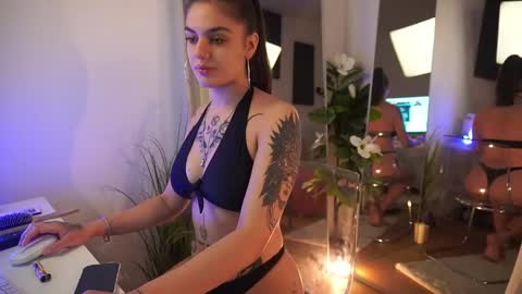 Snapshot of jeniffer_foxx chatting on 09-19-25, 04:47 jeniffer_foxx online show from 09-19-25, 04:47