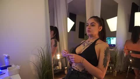 Snapshot of jeniffer_foxx chatting on 09-25-25, 04:27 jeniffer_foxx online show from 09-25-25, 04:27