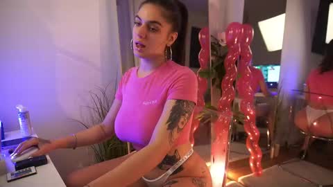 Snapshot of jeniffer_foxx chatting on 09-30-25, 05:12 jeniffer_foxx online show from 09-30-25, 05:12