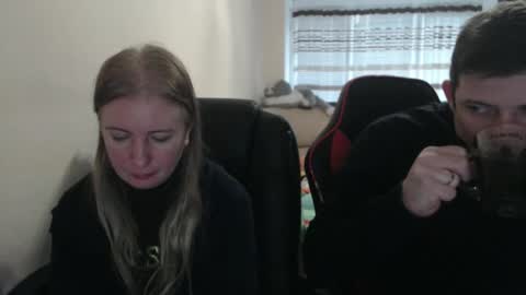 JenisAndPeter online show from 09-30-25, 07:02