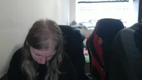 JenisAndPeter online show from 10-11-25, 08:02