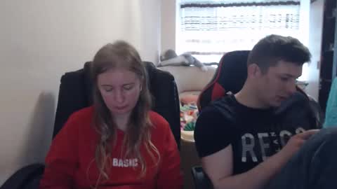 JenisAndPeter online show from 10-26-25, 07:36