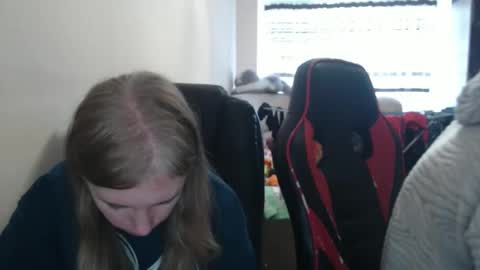 JenisAndPeter online show from 10-31-25, 07:42