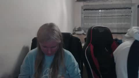 JenisAndPeter online show from 05-01-26, 06:01