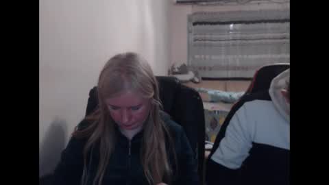 JenisAndPeter online show from 05-04-26, 06:37