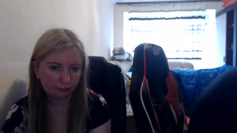 JenisAndPeter online show from 06-01-26, 06:15