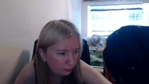 JenisAndPeter online show from 06-18-26, 06:02