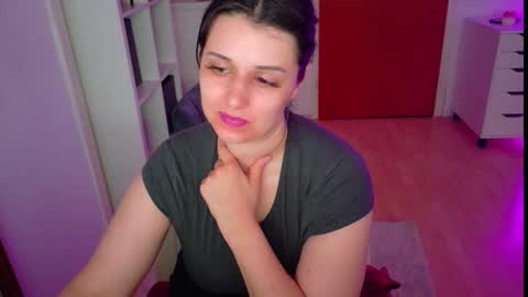 jennasxy19 online show from 10-07-25, 10:34