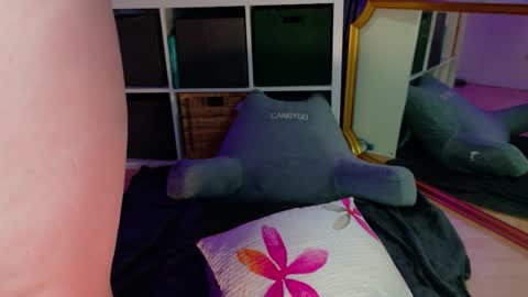 Snapshot of jenna_sxy19 chatting on 06-09-26, 01:12 jennasxy19 online show from 06-09-26, 01:12