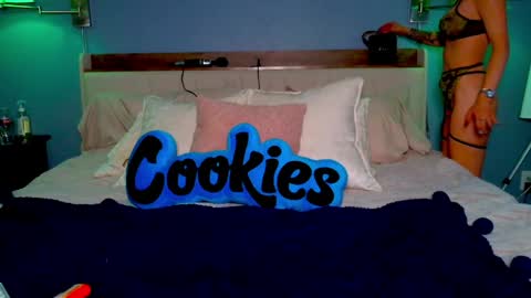 Jenna J. Morrison online show from 04-22-26, 12:13